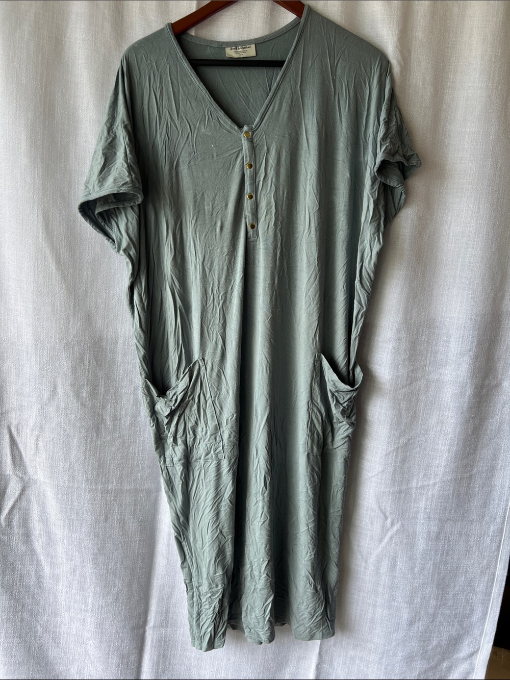 Relaxed V-Neck Dusty Blue Pocket Nightdress - Women's Intimates